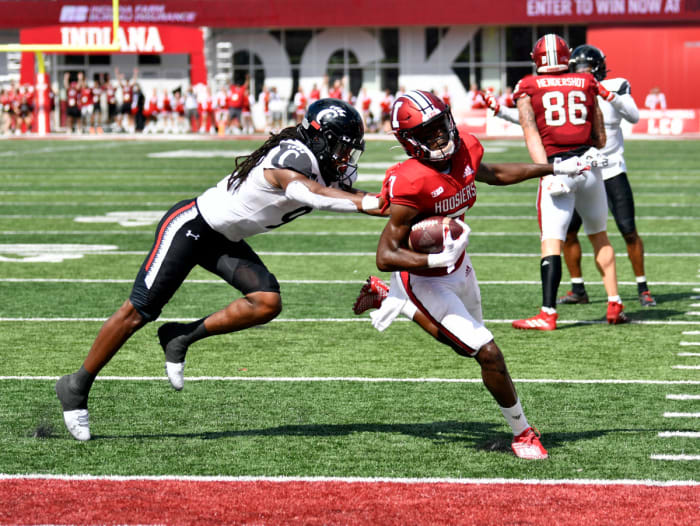 D.J. Matthews runs the ball in for a touchdown in Indiana's game versus Cincinnati.